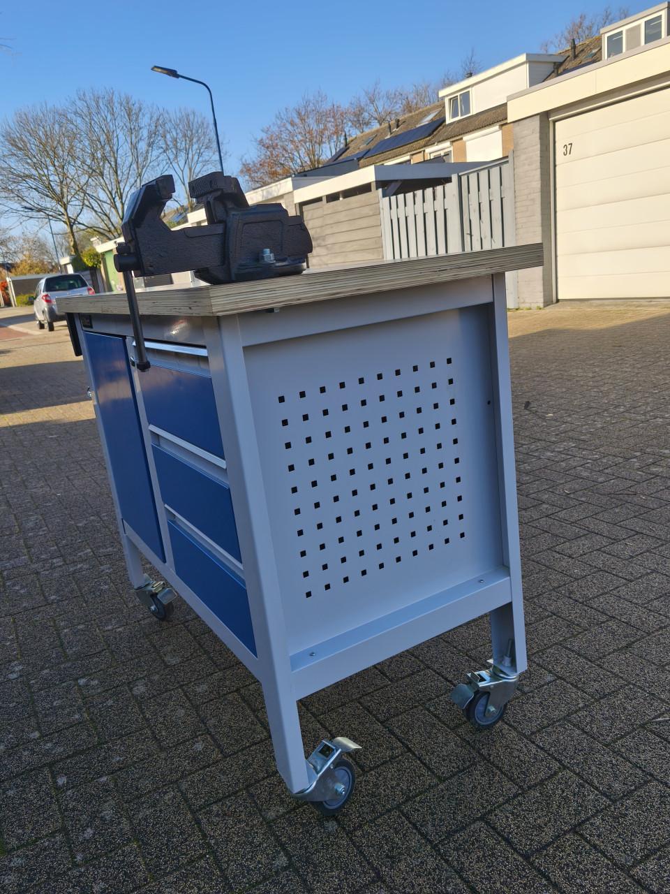 Goede en verrijdbare werkbank te koop