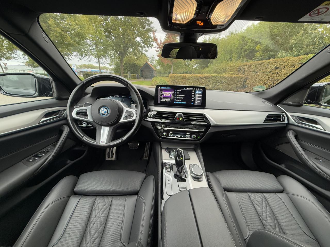 BMW 5-serie Touring - M Sport | BTW | Trekhaak | Laser | Panoramadak | HUD