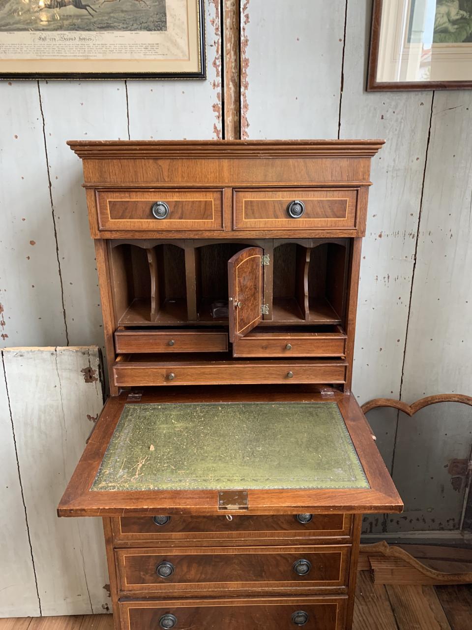 Brocante bureau