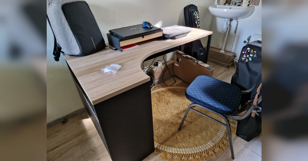Groot Computer Bureau Kwantum Groot en zo goed als nieuw