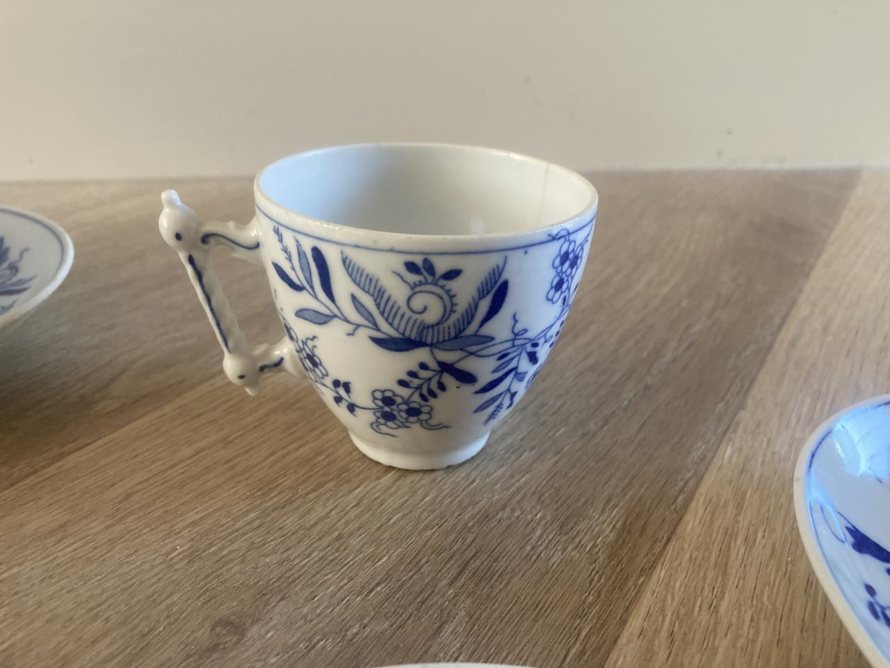 8 stuks Porcelein regout zwiebelmunster