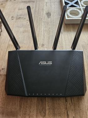 Asus RT-AC87W wireless AC2400 Gbit dual-band router wit