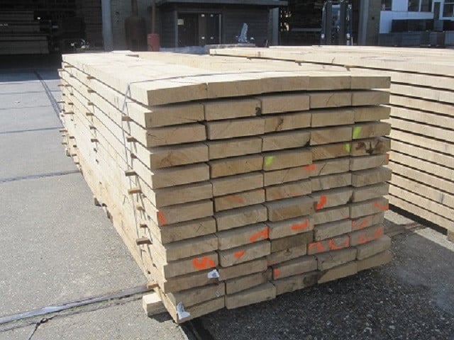 Eiken Palen, Planken en Balken uit Voorraad Leverbaar