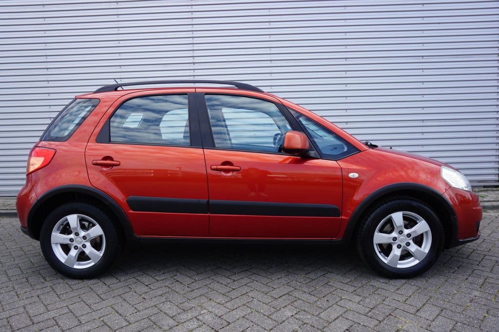 Suzuki Sx4 1.6 comfort airco / navi / parkeers. / elektr. ramen