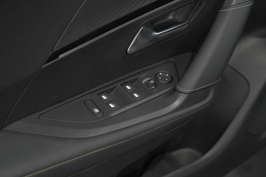 Peugeot 2008 1.2 hybrid 145 gt | 360 camera | adaptieve cruise control | do