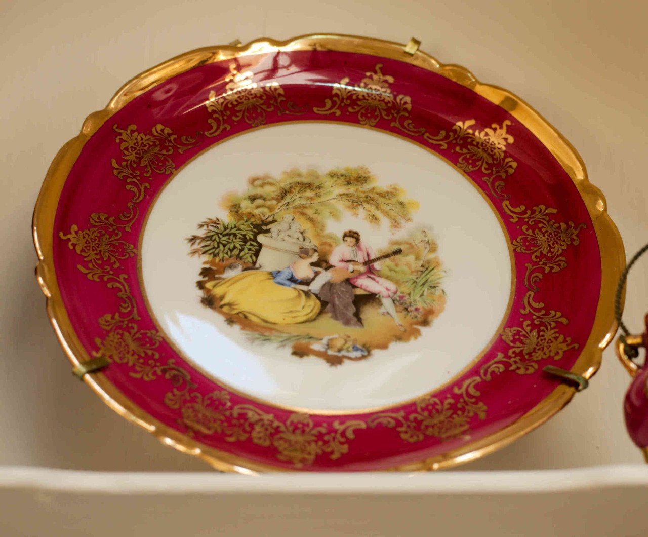 Kastje met Limoges
