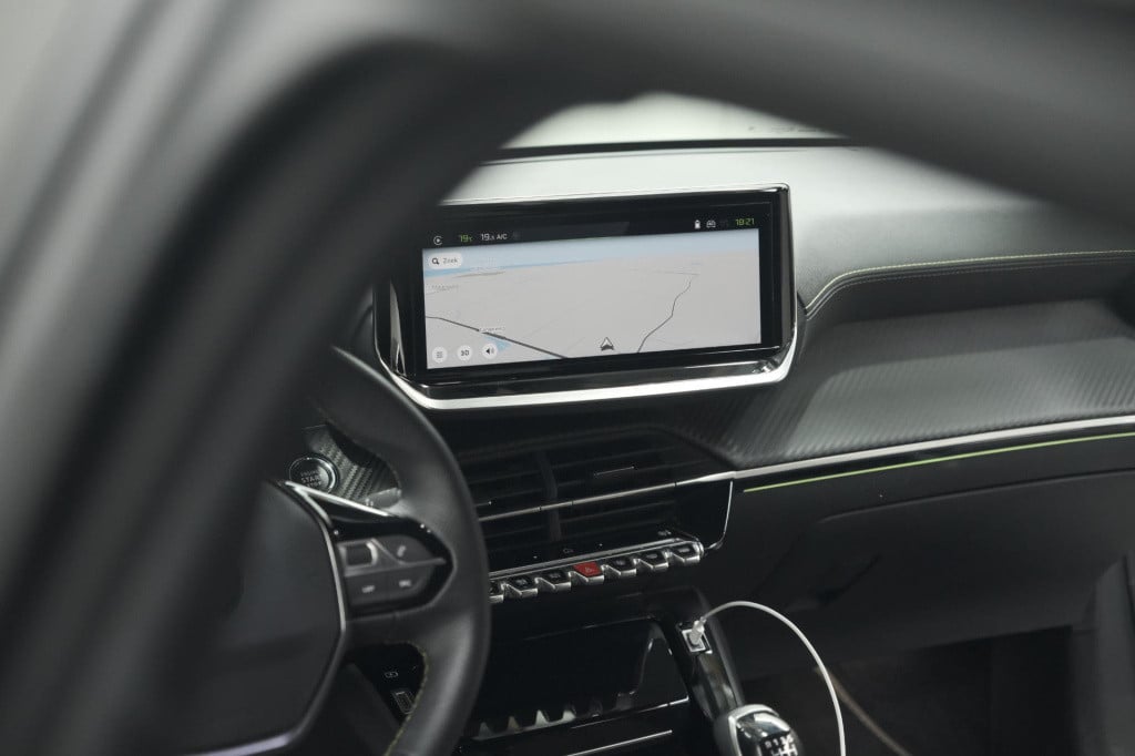 Peugeot 208 puretech 100 gt | camera | navigatie | apple carplay | parkeers