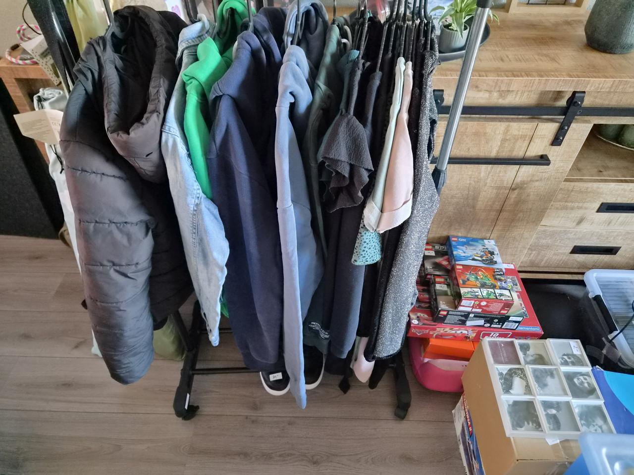 Lego, speelgoed, kleding enz, Rommelroute lewedorp