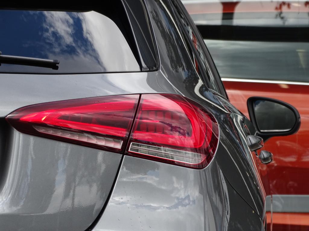 Mercedes-Benz A-Klasse 180 business solution amg | pano | widescreen