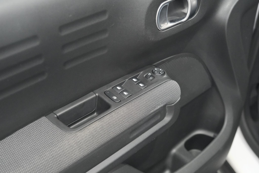 Citroen C3 Aircross puretech 110 shine | navigatie | parkeersensoren | clim