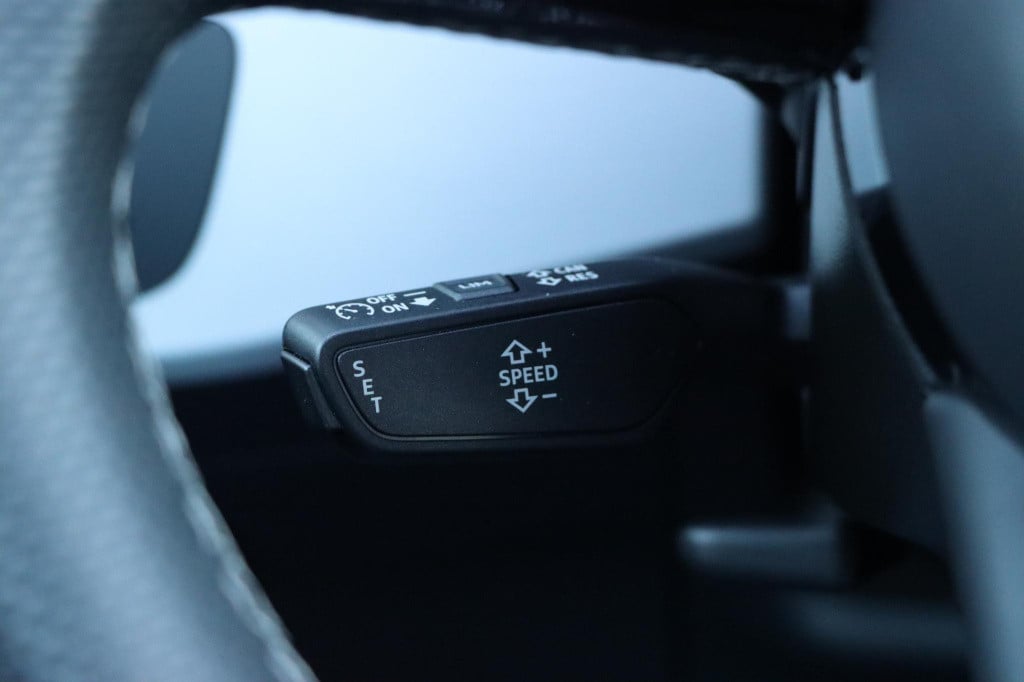 Audi A4 avant 35 tfsi s edition competition