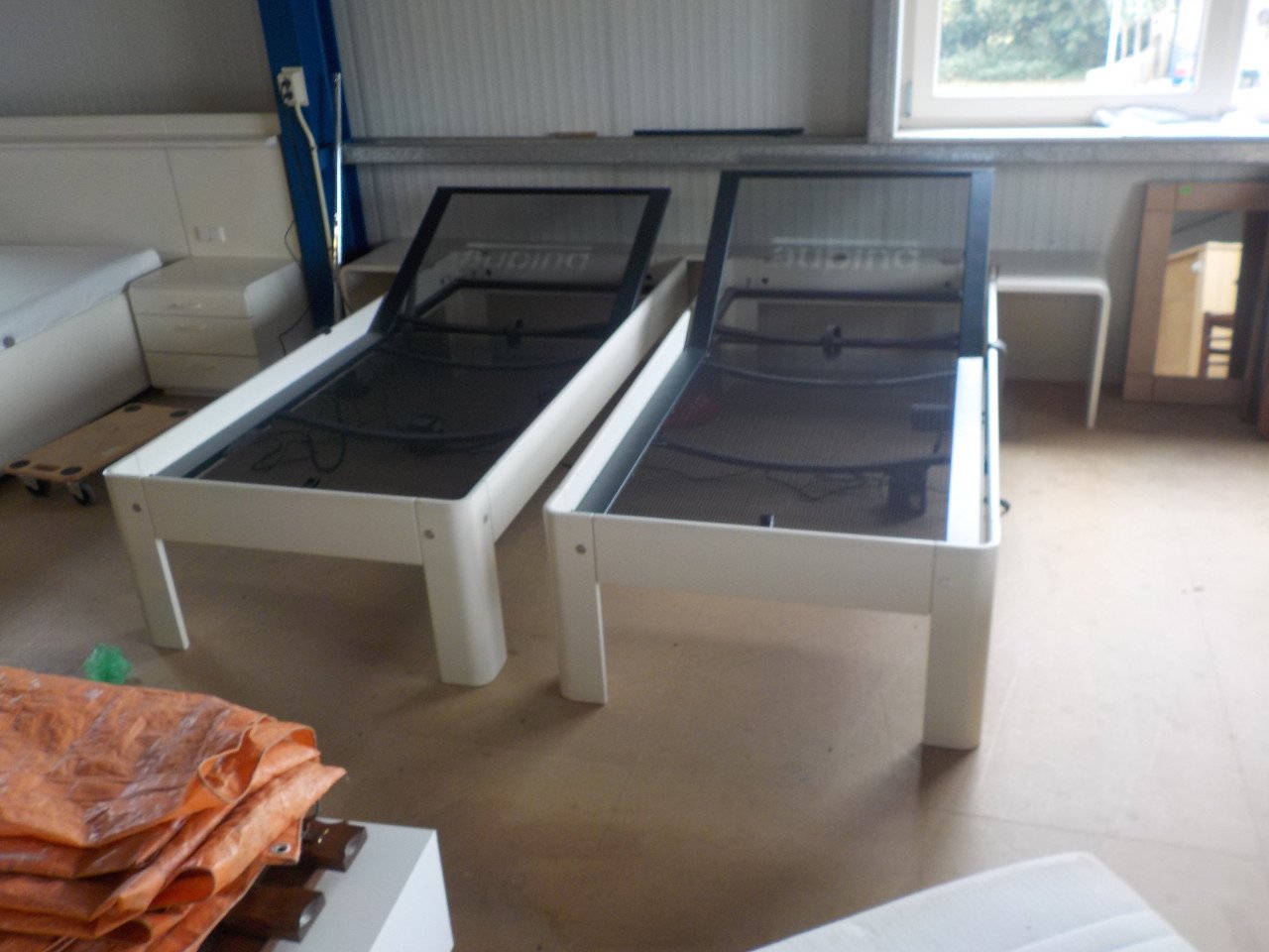 2 Auping ledikanten + 2 elektrische auping spiralen + 2 auping tafeltjes