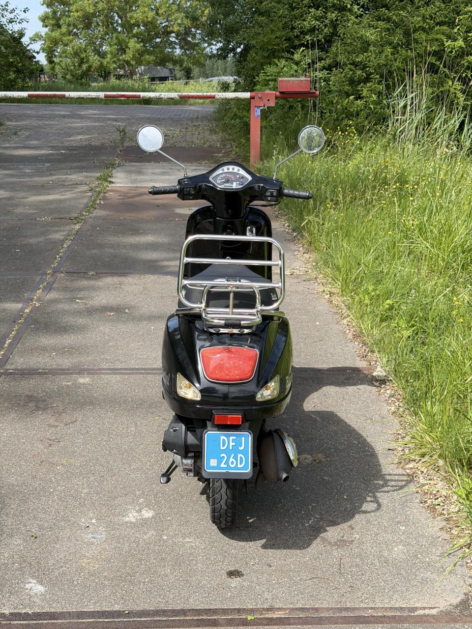 Berini Napoli scooter 4100km 35km/h 4-takt zuinig weinig km