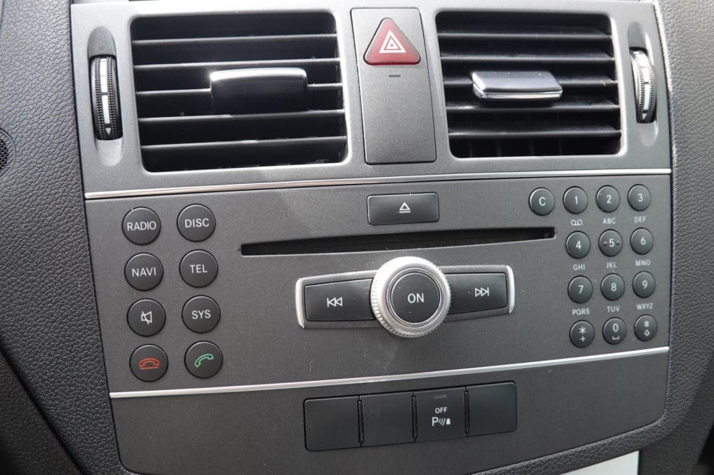 Mercedes-Benz C-Klasse estate 180 cgi blueefficiency business class avantga