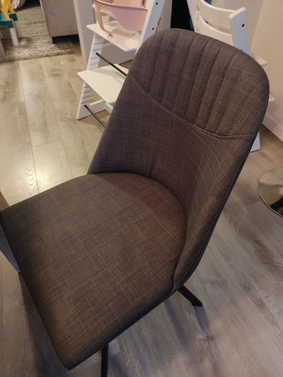 Eettafel + 4 stoelen