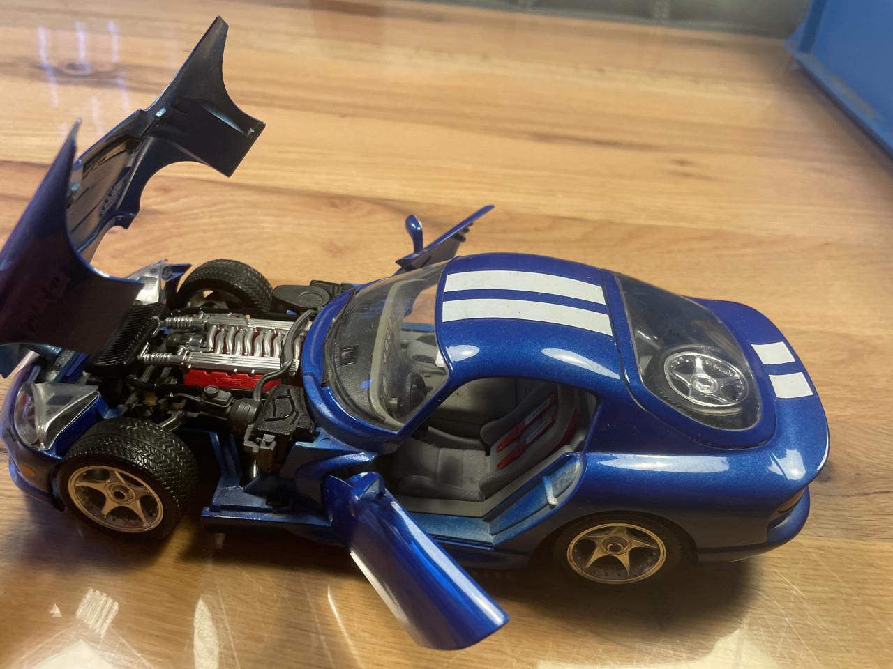 Burago Viper dodge 1/18