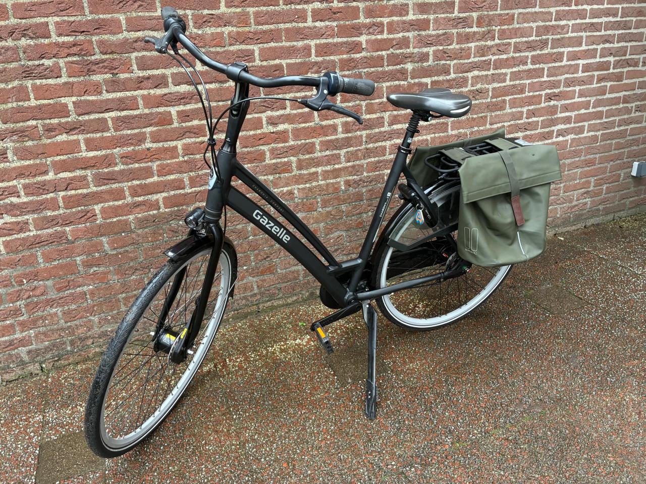 Gazelle Chamonix C8, framemaat 57 cm, met dubbele fietstas  8 versnellingen