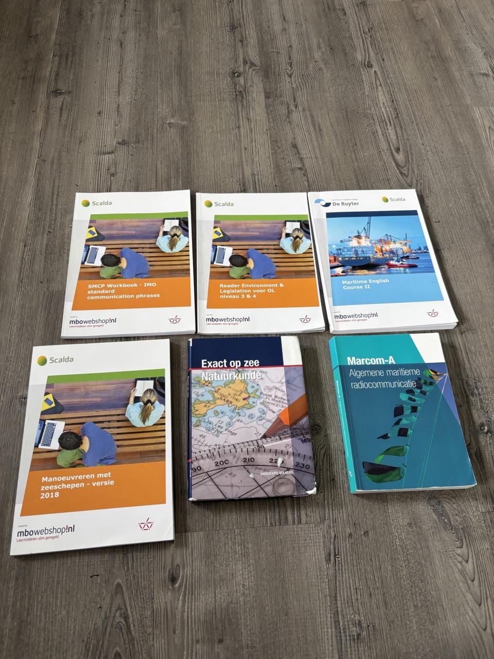 Boeken maritiem officier alle schepen nautisch en technisch