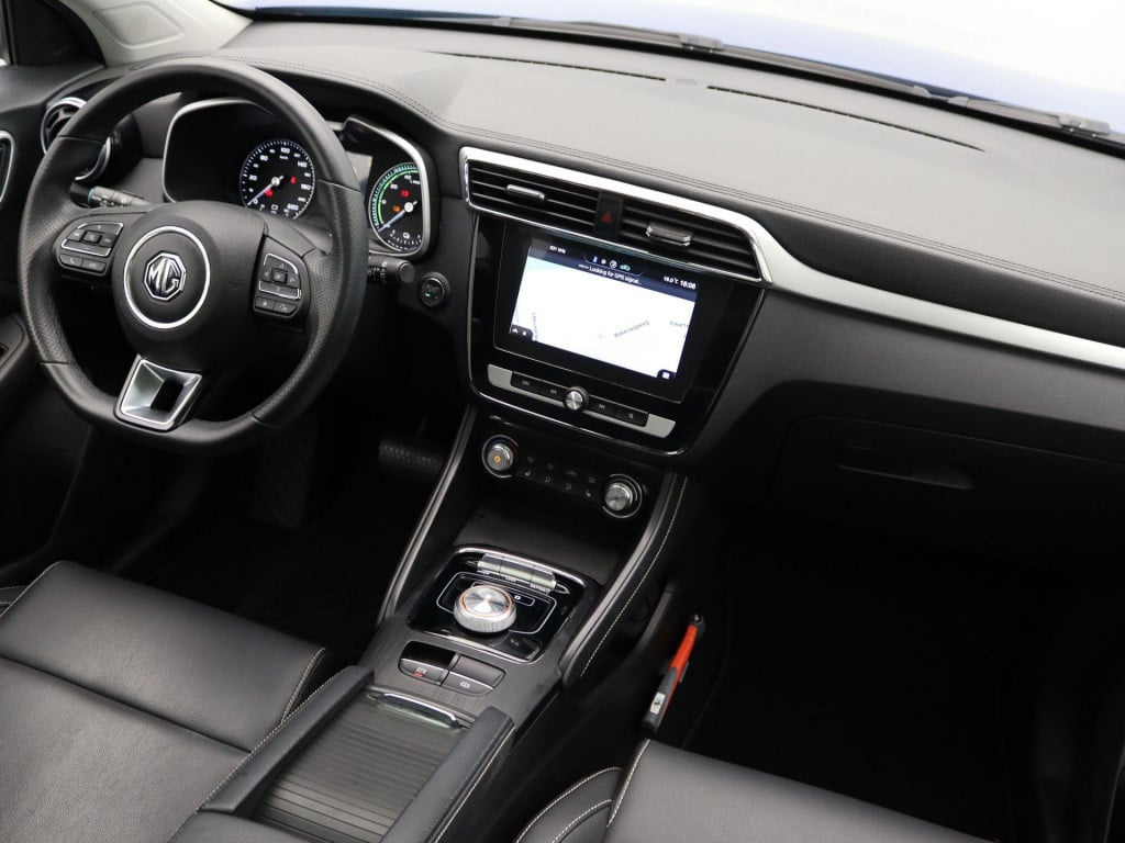 MG Zs-ev mg luxury 45 kwh | automaat | panorama dak | leder | navigatie | a