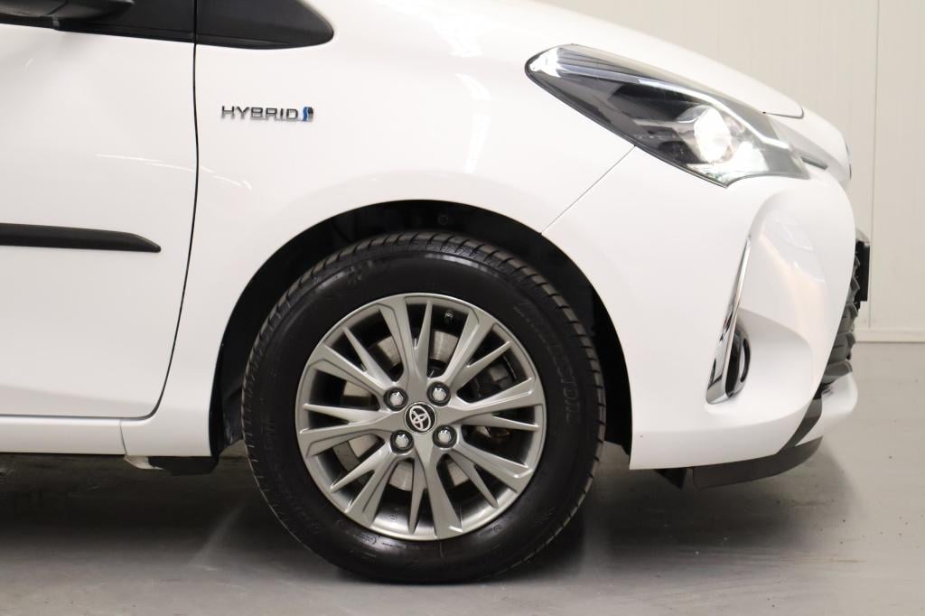 Toyota Yaris 1.5 hybrid dynamic| camera| cruise| climate