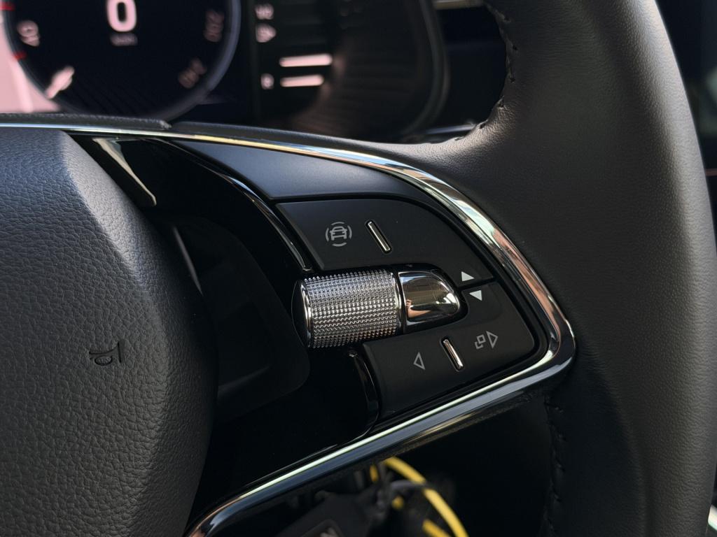 Skoda Kamiq 1.0 tsi scout line | apple carplay | lane assist | stoel/stuur 