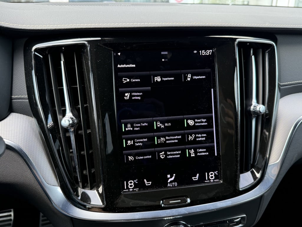 Volvo V60 t6 340pk recharge r-design| panodak| adap.cruise| 360 camera