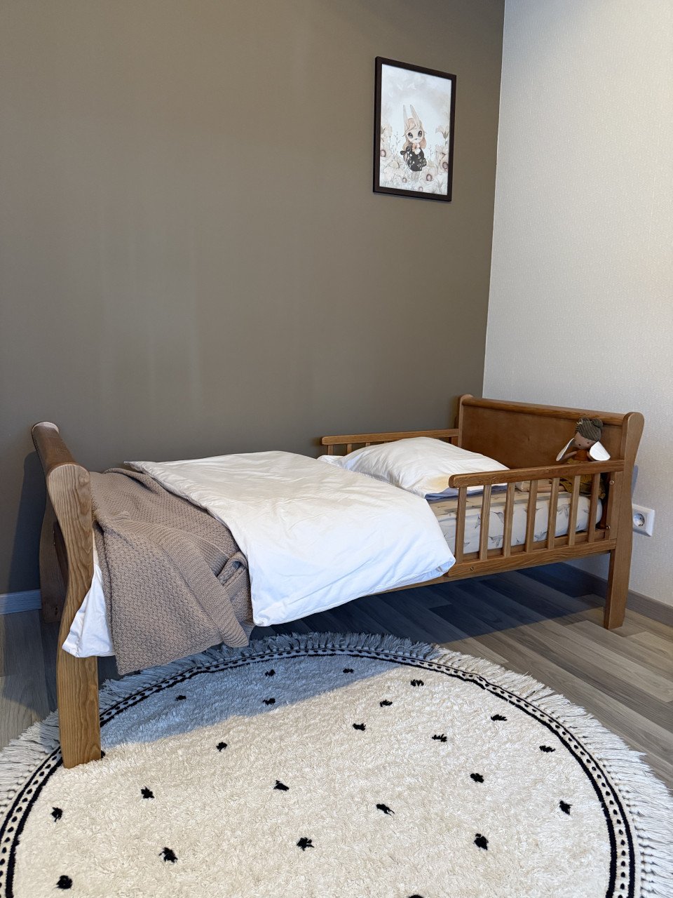Junior bed