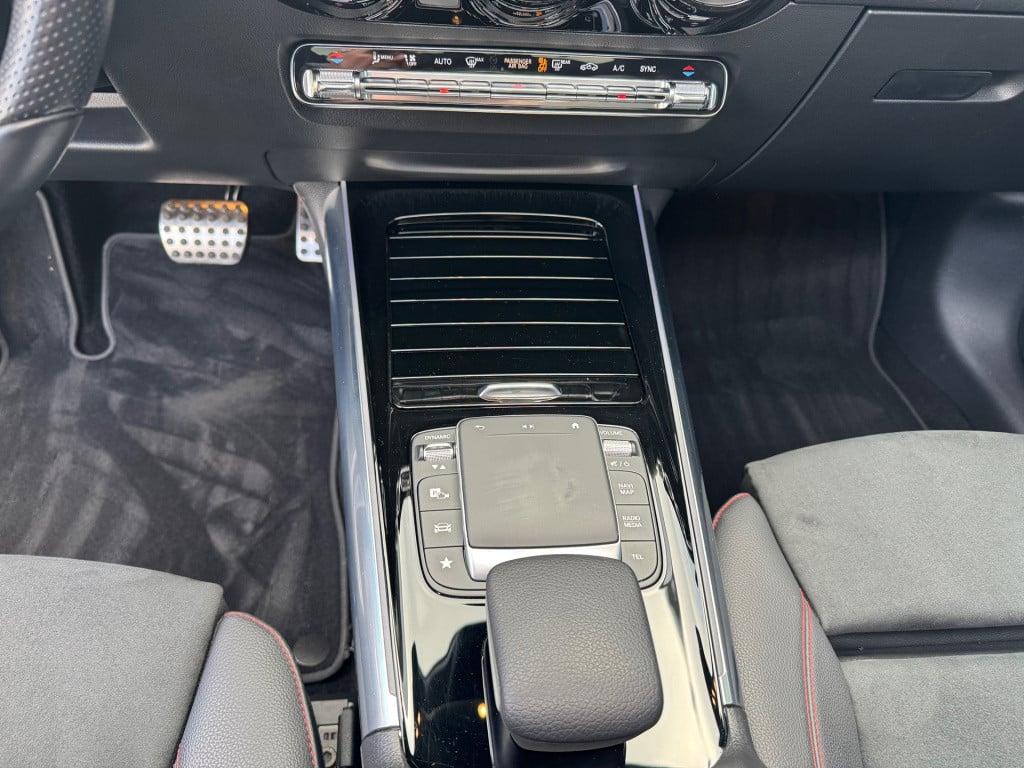 Mercedes-Benz Gla-klasse 200 business solution amg automaat /wegklapbare tr