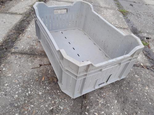 Plastic veilingkisten