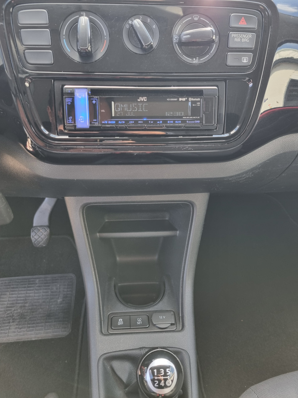 Volkswagen Up! 1.0 take up! BlueMotion | 121.259 KM | Cruise control!