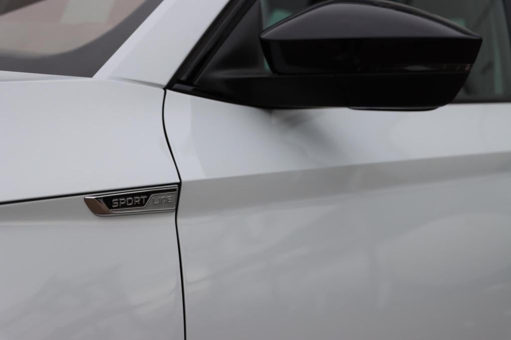 Skoda Superb combi 1.4 tsi iv sportline business 218pk dsg6