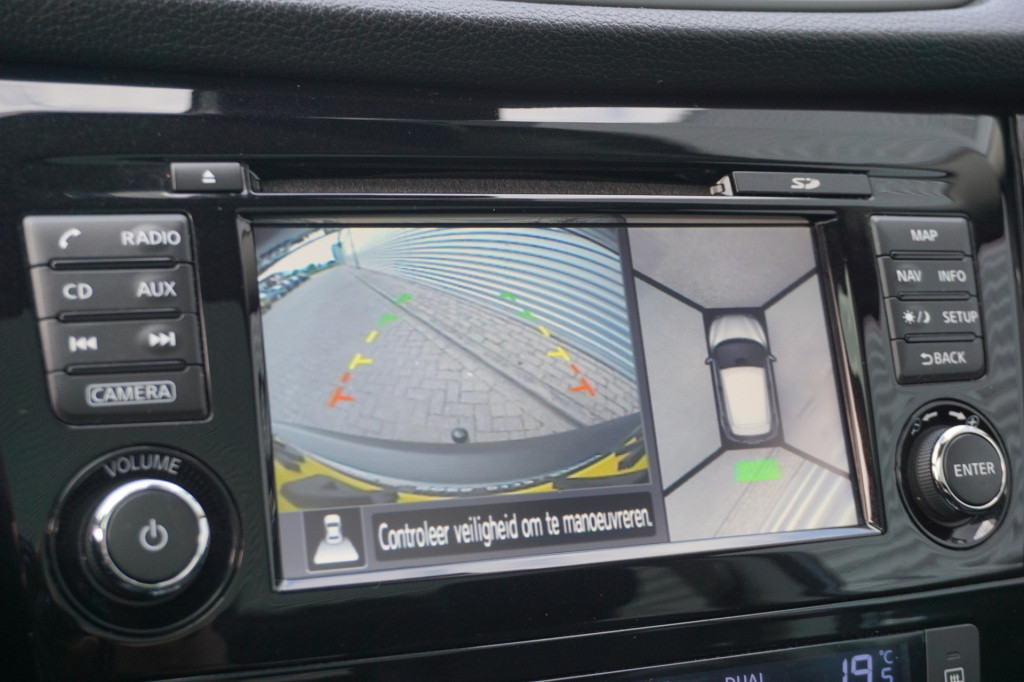 Nissan Qashqai 1.2 connect edition automaat climate / navi / 360 camera / c