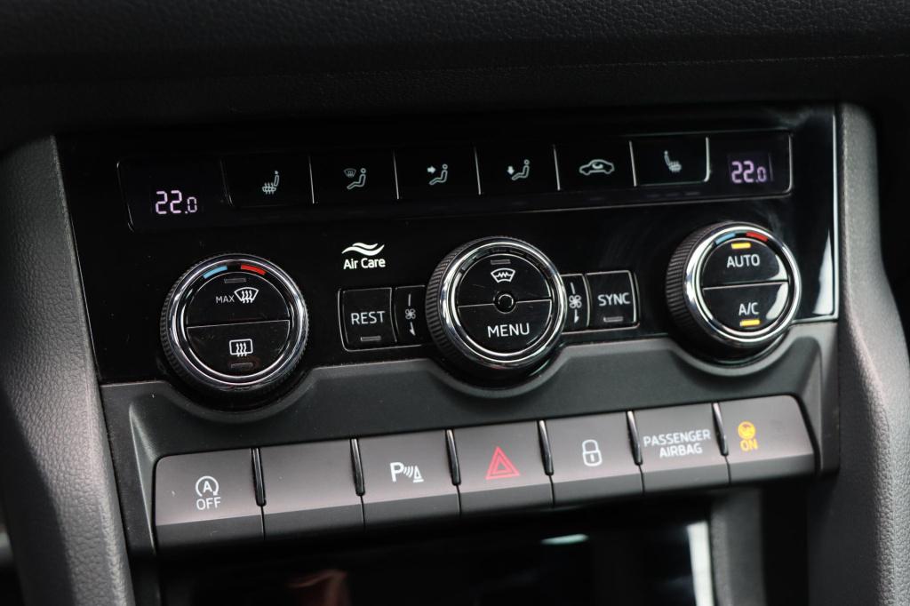 Skoda Kodiaq 1.5 tsi sportline business 150pk dsg7 | trekhaak | pano | memo