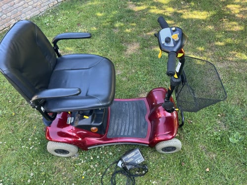 Demontabele scootmobiel met defect. PractiComfort