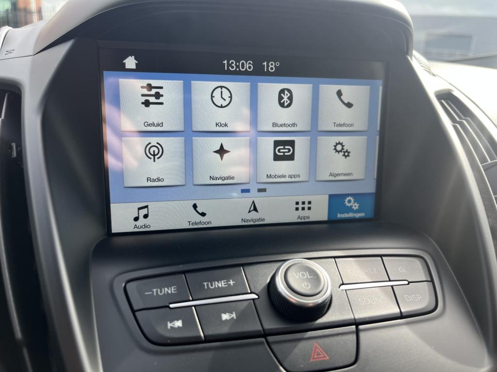 Ford Kuga 1.5 ecoboost titanium 2000 kg  trekgewicht