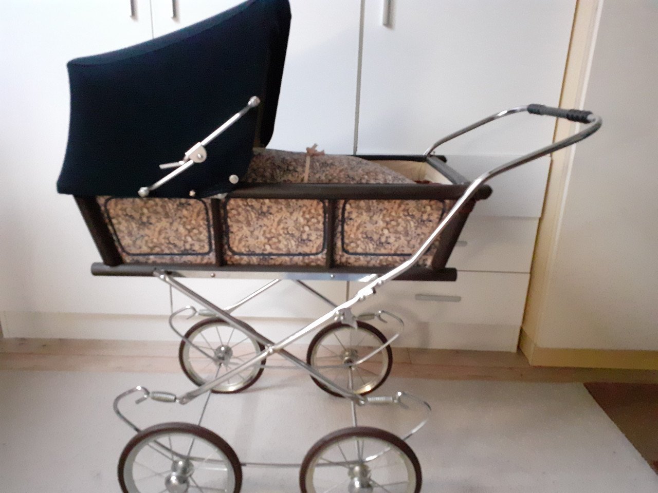 Poppenwagen