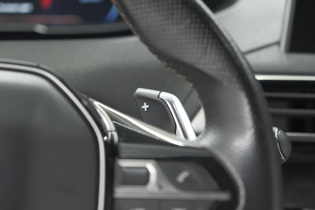 Peugeot 3008 puretech 130 eat6 gt | allseason banden | trekhaak | panoramad