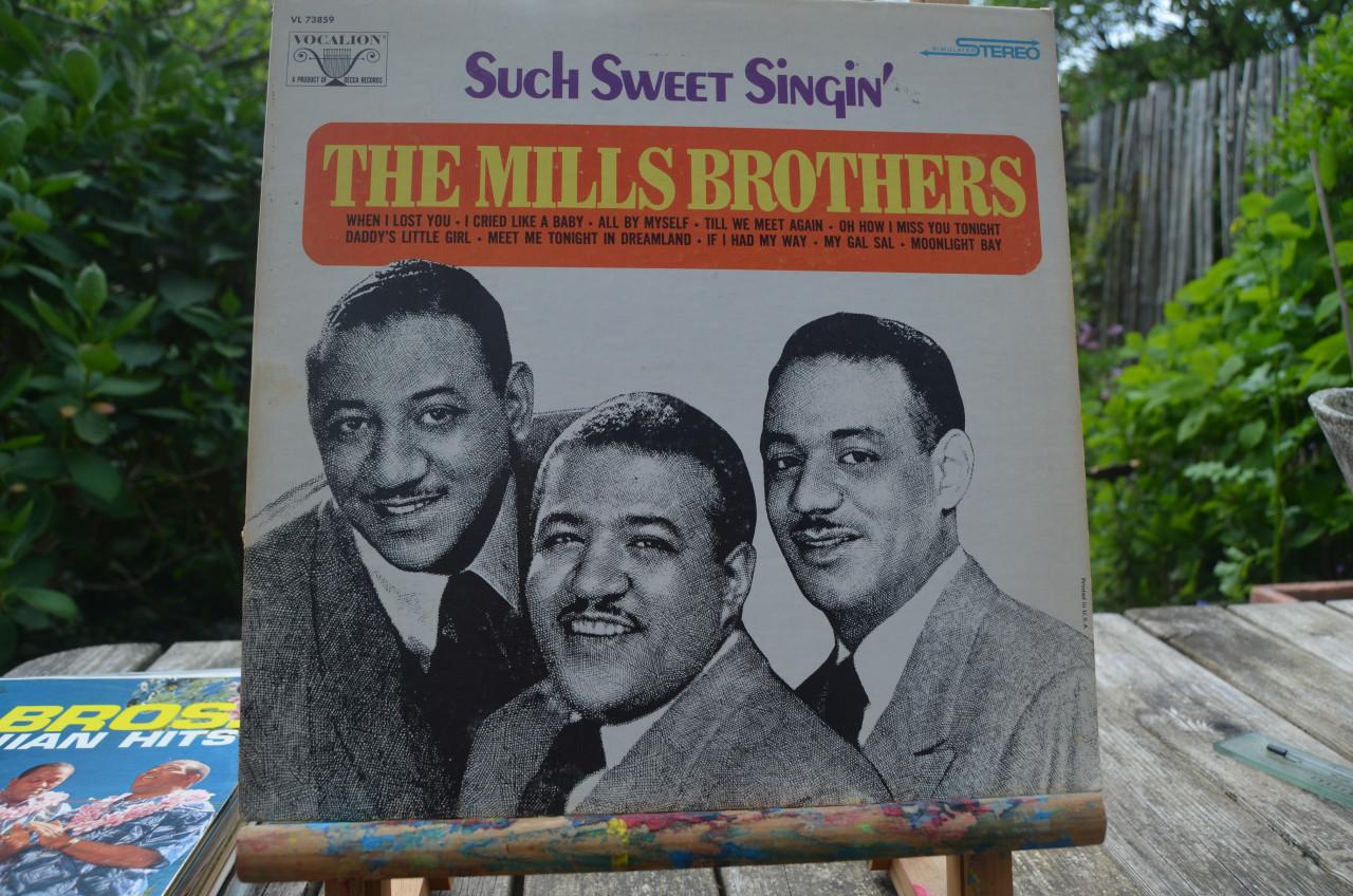 Heel veel LP's Mills Brothers (3)
