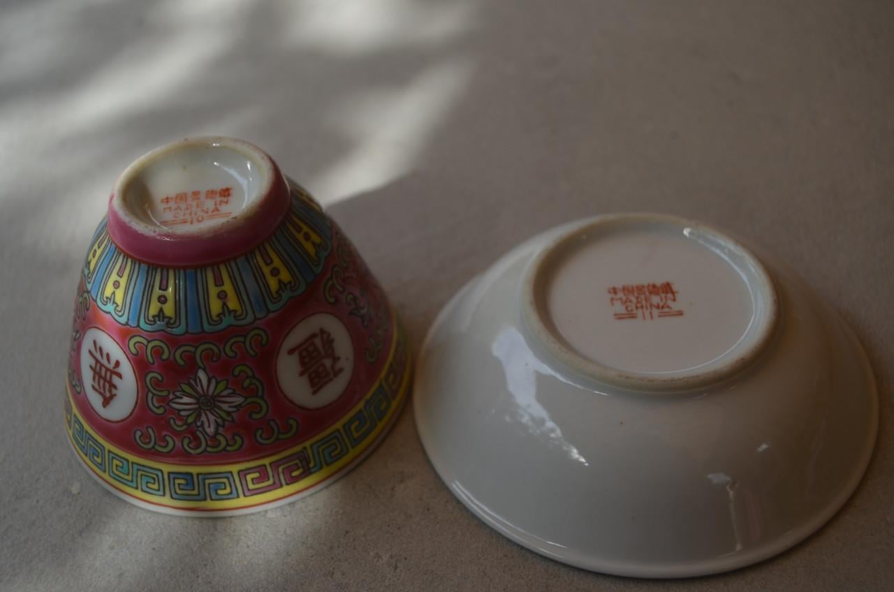 Divers Chinees porselein w.o een draak (op een potje)