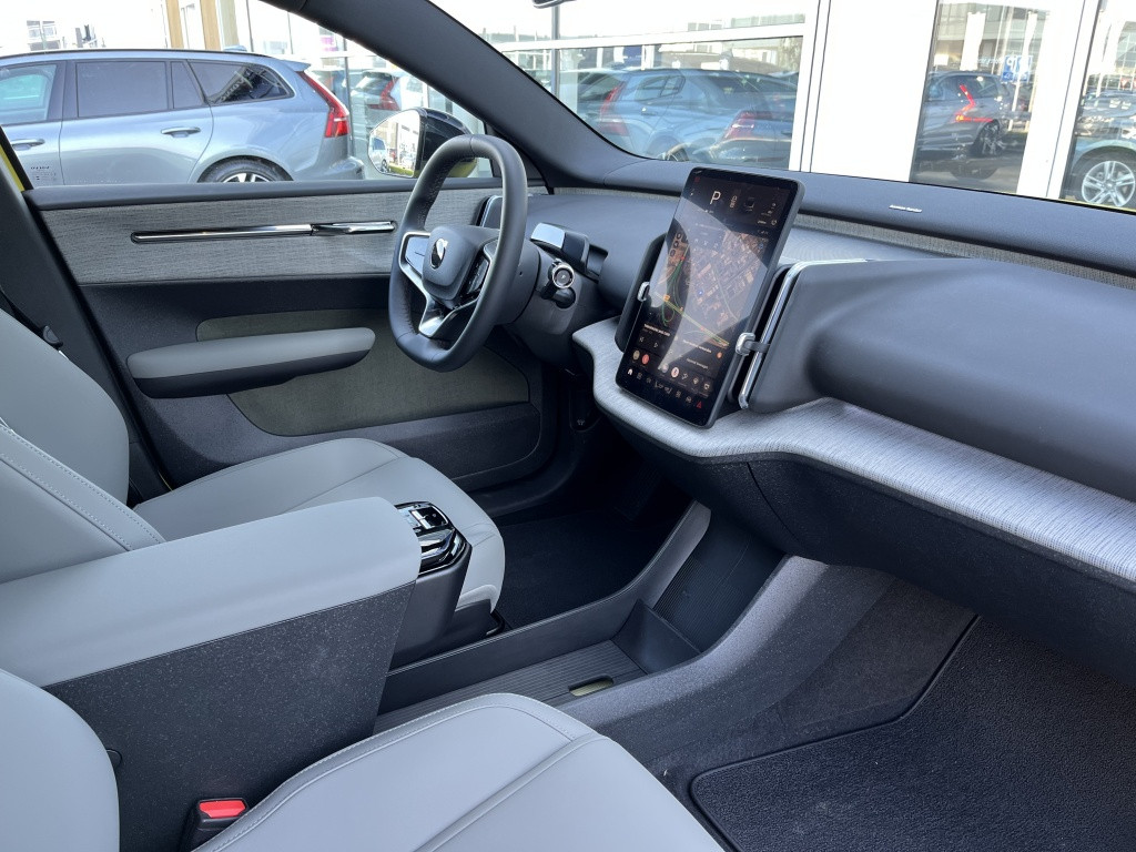 Volvo Ex30 extended plus 272pk| adap.cruise| h&k sound| getint glas| camera