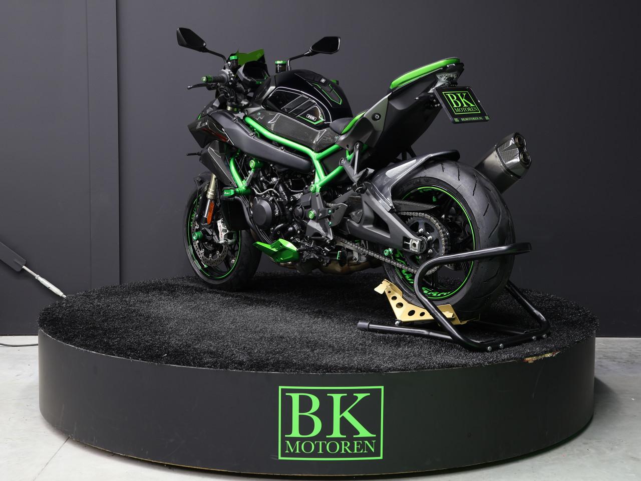 Z H2 SE PERFORMANCE | Carbon