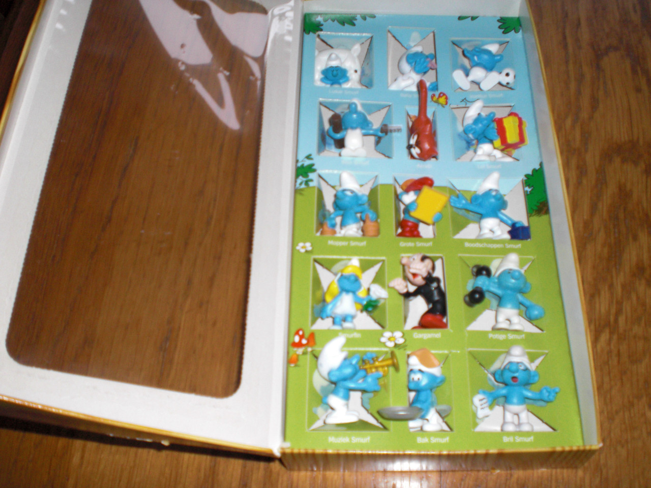 A.H.set smurfen in de  doos met het smurfenspel