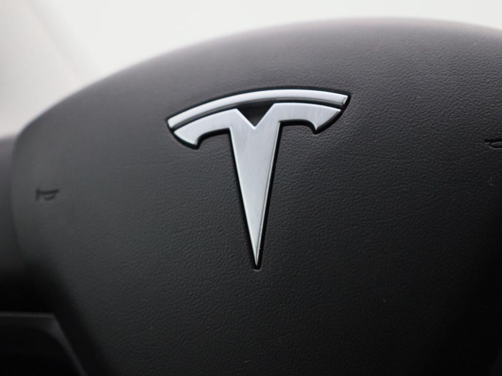Tesla Model 3 standard rwd plus 60 kwh | automaat | panorama dak | stoel ve