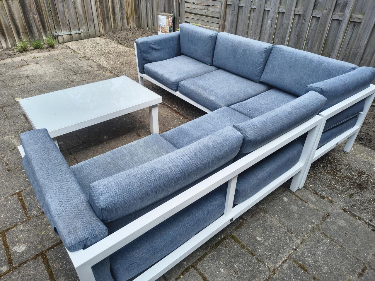 Lounge bank