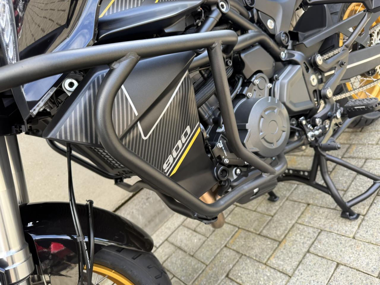 QJMotor SRT 900 SX Touring | Zeer compleet | Op voorraad