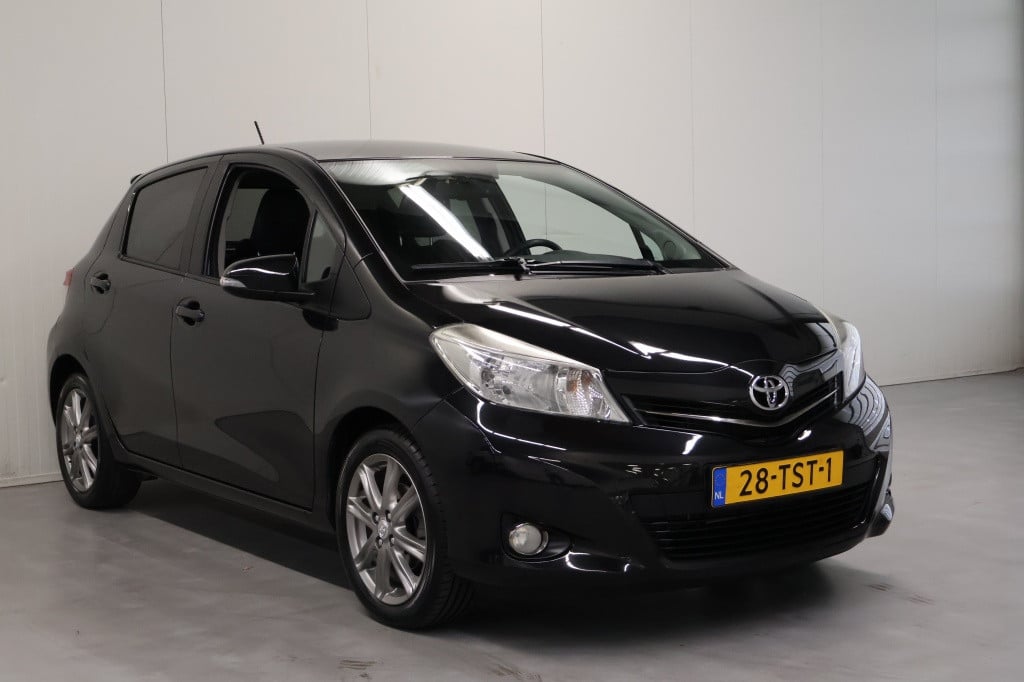 Toyota Yaris 1.3 vvt-i dynamic