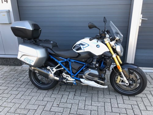BMW R1200R LC uit 2017 met 65 dkm, full-option, kofferset, etc €8995,-