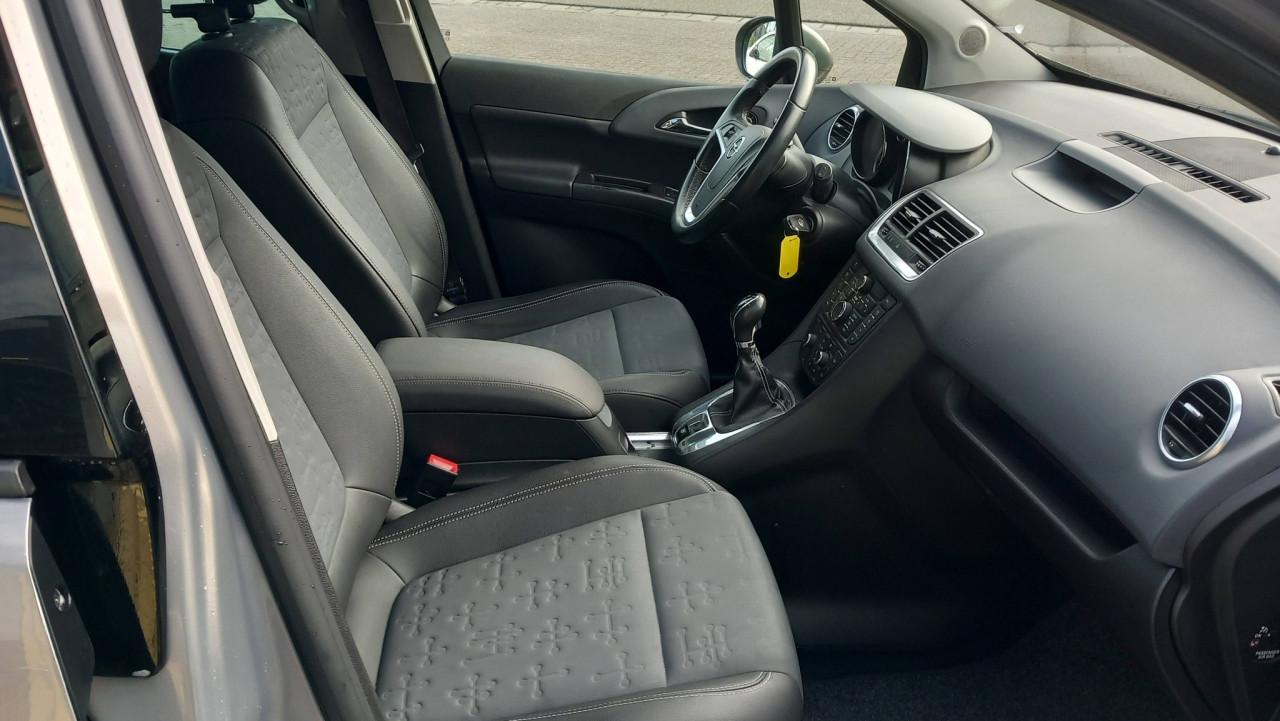 Opel Meriva 1.4 Turbo Cosmo 5 deurs bj:2011 airco lm-velgen