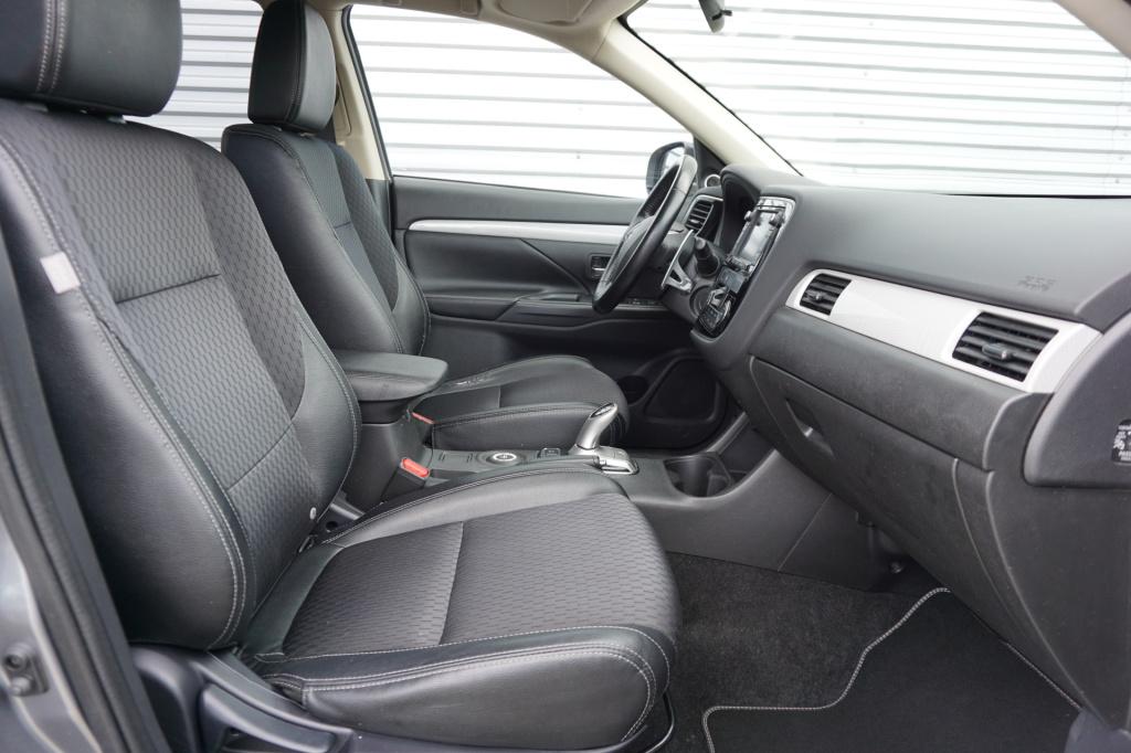 Mitsubishi Outlander 2.0 phev executive edition automaat - navi / cruise / 