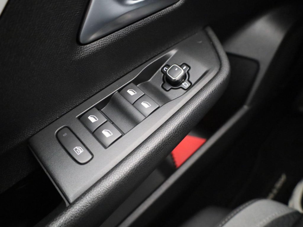 Opel Astra 1.2 edition | lmv | parkeer sensoren | led | navigatie | cruise 